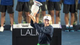 Caroline Wozniacki se adjudicó el WTA de Hong Kong superando a Kristina Mladenovic