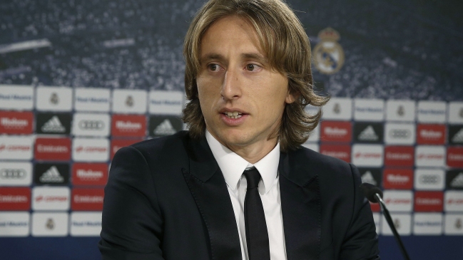 Modric se declaró "emocionado" por ampliar su vínculo con Real Madrid hasta 2020