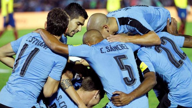 Uruguay superó a Ecuador en Montevideo y ya piensa en Chile