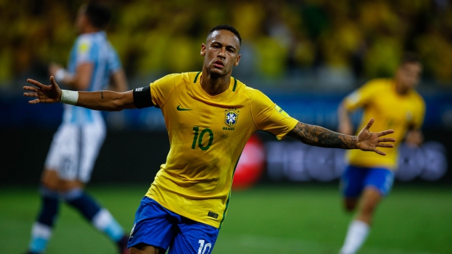 Brasil apabulló a Argentina en el clásico sudamericano y mantuvo el liderato