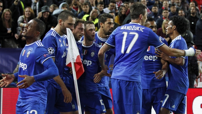 Juventus derribó a domicilio a Sevilla y aseguró su presencia en octavos de la Champions