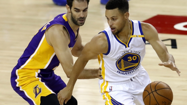 Stephen Curry lideró el sólido triunfo de Golden State ante los Lakers