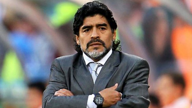 Maradona: Que la esposa de un jugador salga a opinar de tácticas no me parece