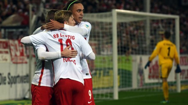 Leipzig sigue como líder invicto en la Bundesliga tras superar a Friburgo