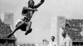 Jesse Owens, el mito que desafió su destino y que pervive 80 años después