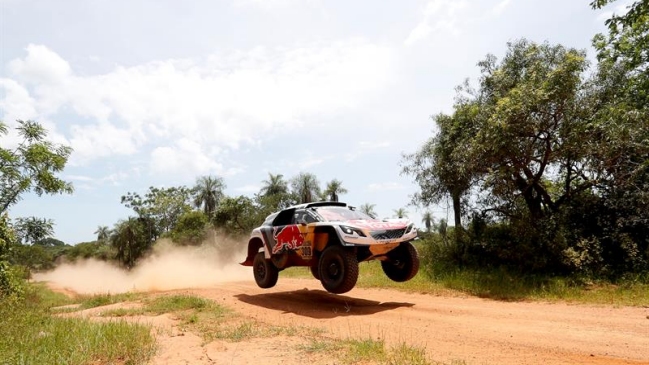 Sebastien Loeb se apoderó del liderato en los autos del Rally Dakar 2017