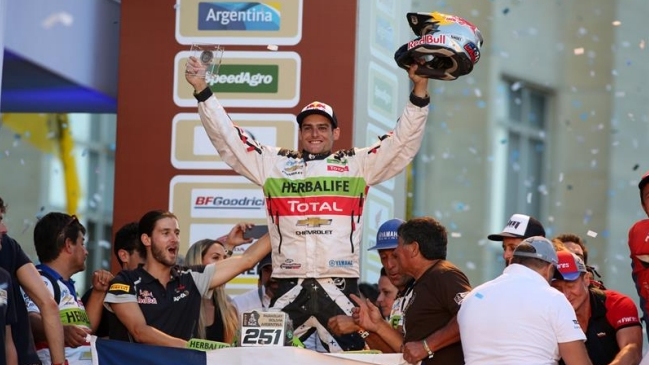 Ignacio Casale celebró su segundo lugar en el podio del Rally Dakar 2017