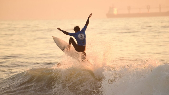 Surfistas animaron la fiesta del Volcom Sunset Session en Reñaca