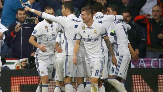 Real Madrid sacó amplia ventaja sobre Napoli en la ida de octavos de final de Champions League