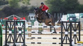 Equitación: Jinete chileno Uri Rosenzweig ganó concurso 4 estrellas en España