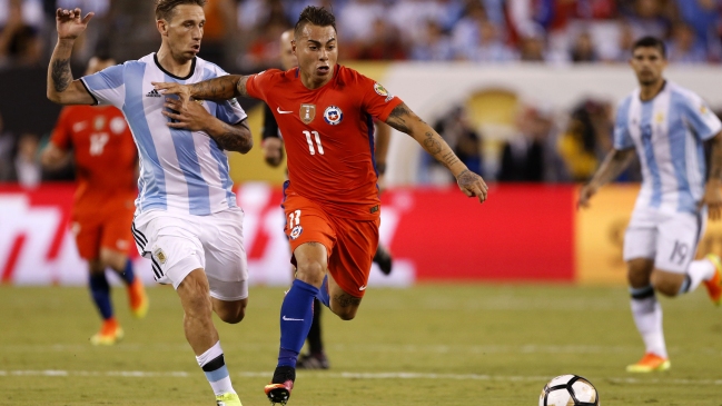 ¿Cuál debe ser la delantera de Chile ante Argentina? ¿Por qué?