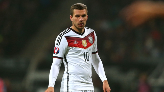 Podolski dio las gracias ante el "emocionante momento" del adiós a la selección alemana