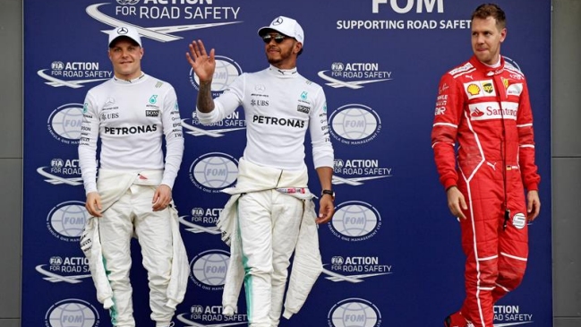 Lewis Hamilton se adjudicó la primera pole position del año y saldrá primero en Australia