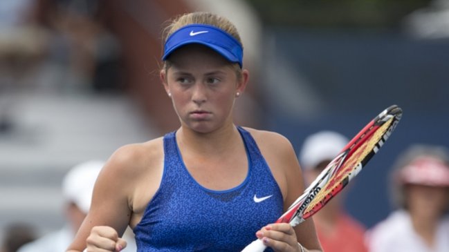 Jelena Ostapenko sorprendió y eliminó a Caroline Wozniacki en el WTA de Charleston