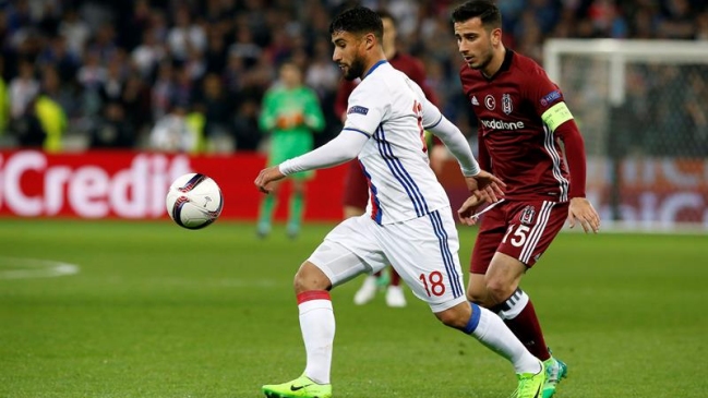 Olympique de Lyon revirtió el marcador para vencer a Besiktas en convulsionado partido