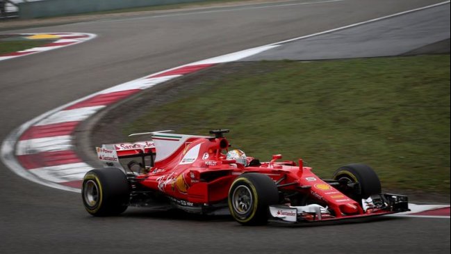 Sebastian Vettel impuso su ritmo en el primer entrenamiento libre del GP de Báhrein