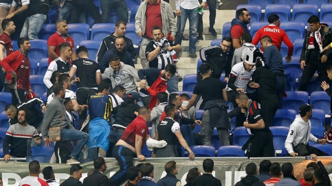 Incidentes en Europa League: Lyon aceptó decisión de la UEFA y Besiktas apelará