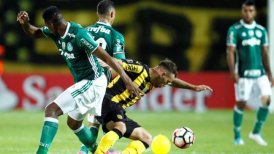 Palmeiras derrotó a Peñarol en un partido que terminó con serios incidentes