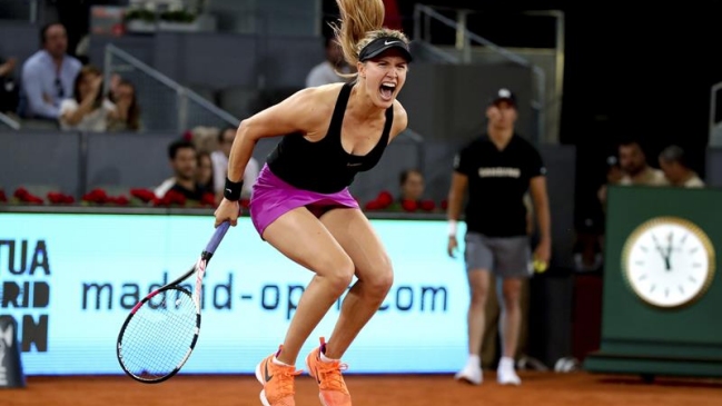 Eugenie Bouchard batió a Maria Sharapova en tenso partido en Madrid