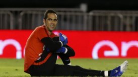 Claudio Bravo quedó descartado para el debut de Chile en la Copa Confederaciones