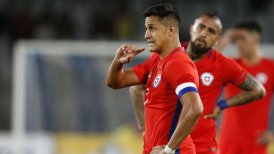 Alexis Sánchez evidenció molestias físicas a su llegada al hotel de concentración