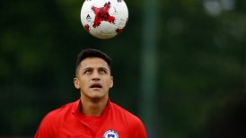 La selección practicó con Bravo y Alexis en cancha