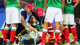 México perdió al defensa Carlos Salcedo por lesión en el hombro izquierdo
