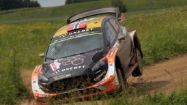 Thierry Neuville y Ott Tanak continúan disputando el liderato del Rally de Polonia