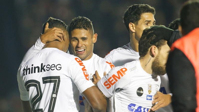 Santos venció a Atlético Paranaense y dio un importante paso en Copa Libertadores
