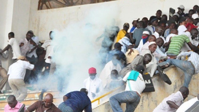 Ocho muertos dejó como saldo la caída de un muro en estadio de Dakar