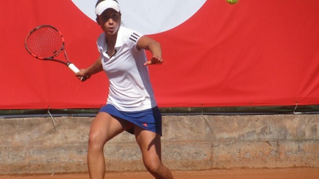 Ivania Martinich avanzó en singles y dobles en el ITF de Arad