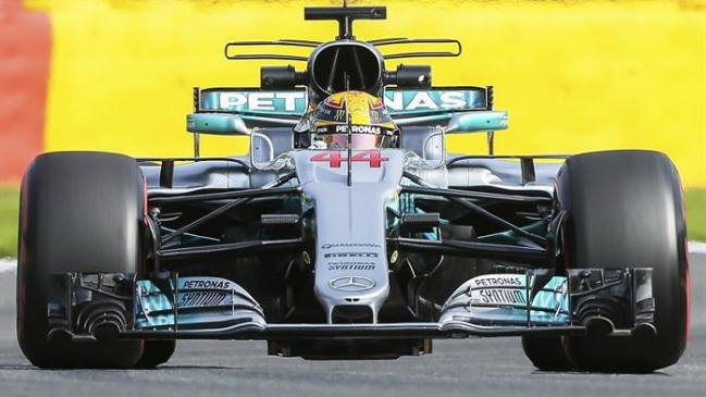 Hamilton marcó el mejor tiempo de este viernes en Bélgica en la segunda sesión