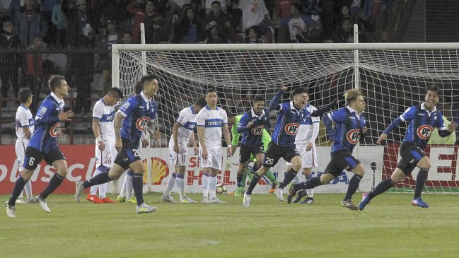 Huachipato derribó a la UC y avanzó a cuartos de final de Copa Chile