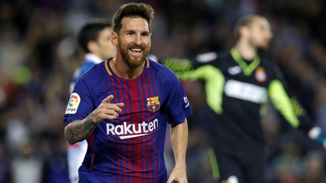 Lionel Messi se dio un festín y guió a Barcelona al triunfo en el clásico ante Espanyol