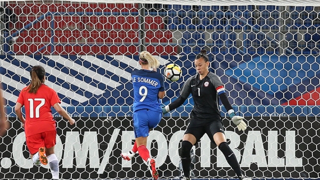 La Roja femenina perdió en amistoso ante Francia pese a la gran actuación de Christiane Endler