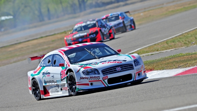 Benjamín Hites volvió a destacar entre los mejores diez del Top Race Series en Argentina
