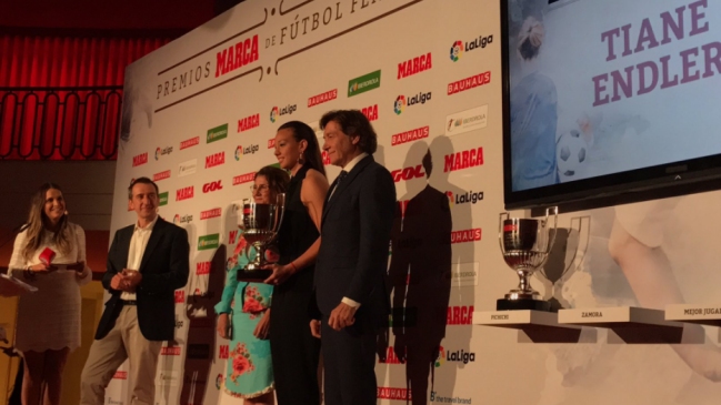 Christiane Endler recibió el Premio Zamora a la mejor arquera del fútbol femenino de España