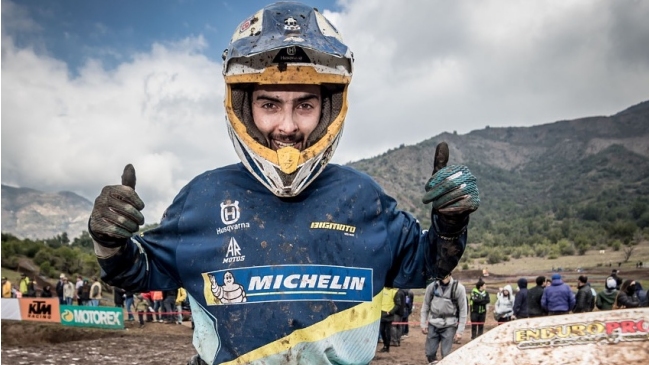 Chileno de 21 años ganó prueba extrema de moto enduro Red Bull Los Andes