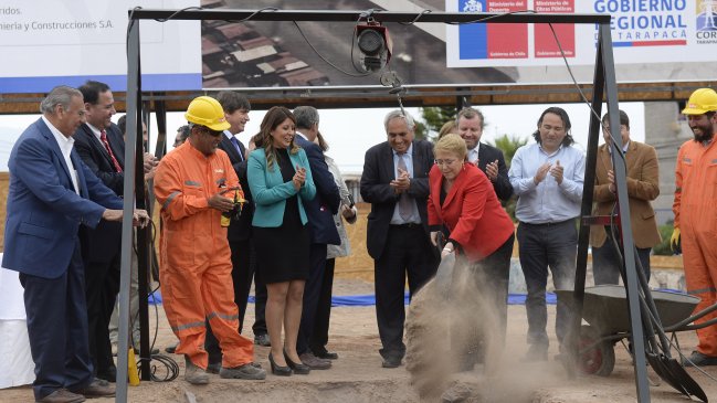 Presidenta Bachelet puso la primera piedra del nuevo Estadio Tierra de Campeones en Iquique
