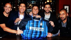 Iván Zamorano presenció el derbi de Milán junto con ex compañeros de Inter