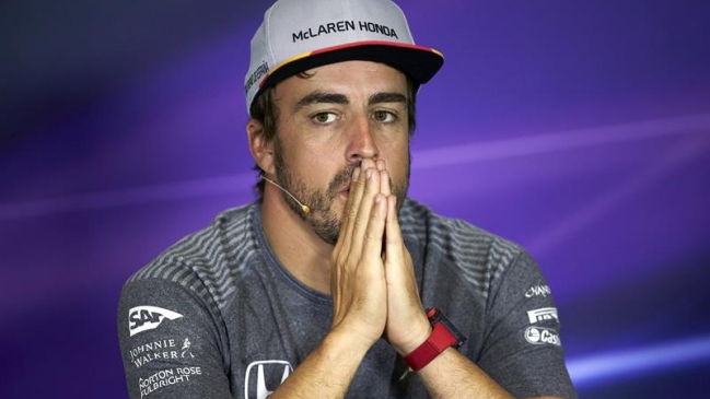 Fernando Alonso anunció que en 2018 seguirá en McLaren