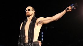 Estrella de la WWE anda en busca de Luis Jara tras su paso por Chile