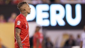 Paolo Guerrero viajó a Lima tras suspensión provisional de la FIFA