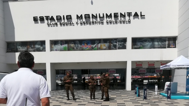 Carabineros evacuó el Estadio Monumental de manera preventiva por aviso de bomba