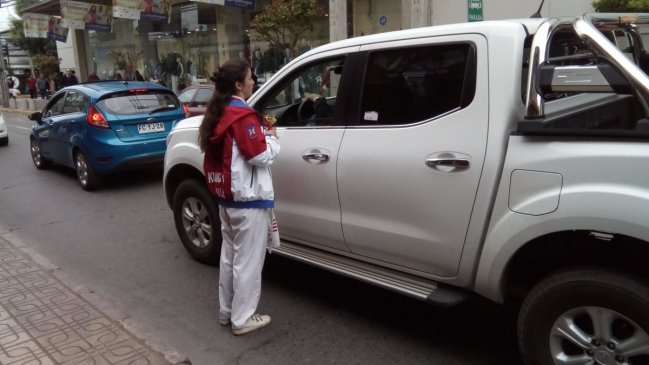 Captan a campeona mundial de Kung Fu pidiendo dinero en las calles de Curicó