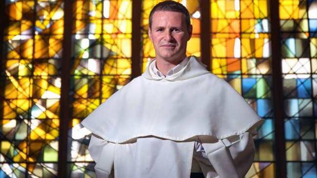 Ex futbolista de Manchester United se convirtió en sacerdote: Me aburrieron el dinero y los clubes nocturnos