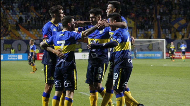 Everton aseguró presencia en un torneo internacional con triunfo sobre Antofagasta