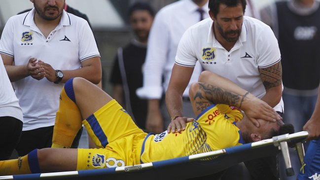 Sebastián Leyton será operado por sufrir doble fractura en el partido de Everton y U. Española