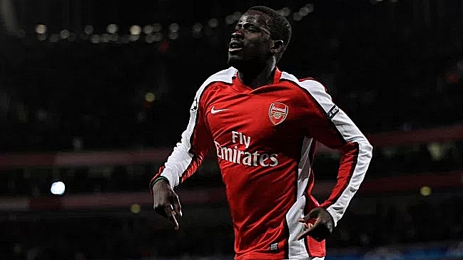 Arsenal estudia la manera de ayudar al marfileño Emmanuel Eboué
