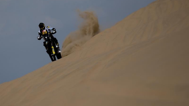 Pablo Quintanilla subió en la clasificación general de motos tras la tercera etapa del Dakar